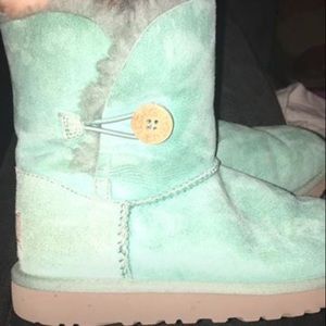 Ugg Sz 5 seafoam color